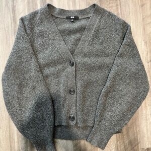 Uniqlo Gray Cardigan Sweater V-Neck Cozy Knit
